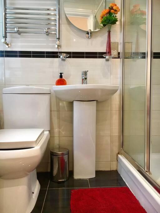 One Bedroom Flat In Central Londen Buitenkant foto